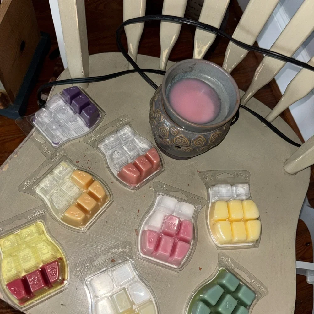 Scentsy Wax Bar Assortment in Pink, Blue, Purple, Cream, Tan - Picture 4 of 4